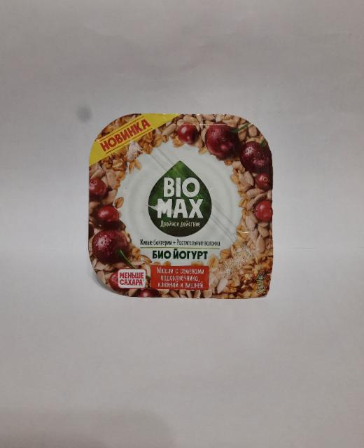 Фото - Биойогурт мюсли с семенами подсолнечника, клюквой и вишней Bio Max Двойное действие