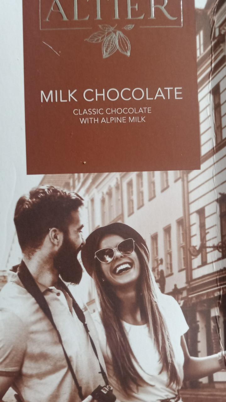 Фото - Молочный шоколад с альпийским молоком Altier