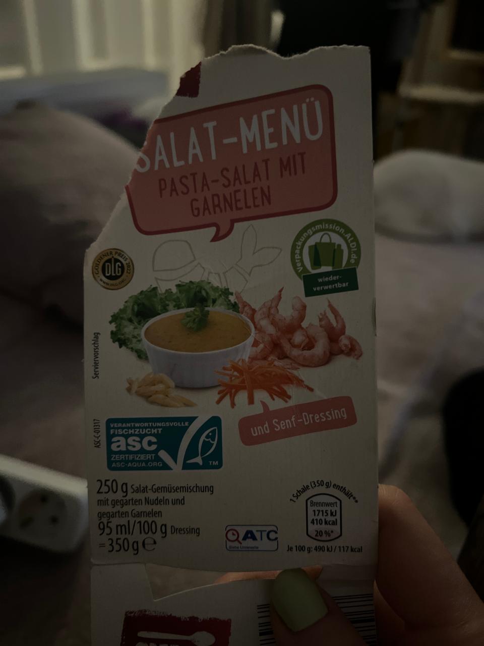 Фото - салат с пастой и креветками Salat Menu