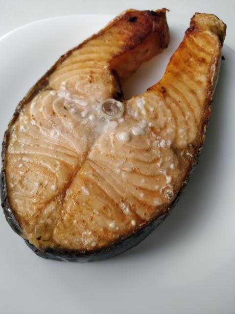 Фото - запеченный свежий лосось