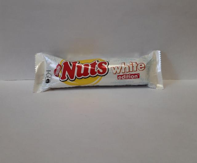 Фото - Конфета покрытая белым шоколадом 'Nuts White Edition' (Натс белый)