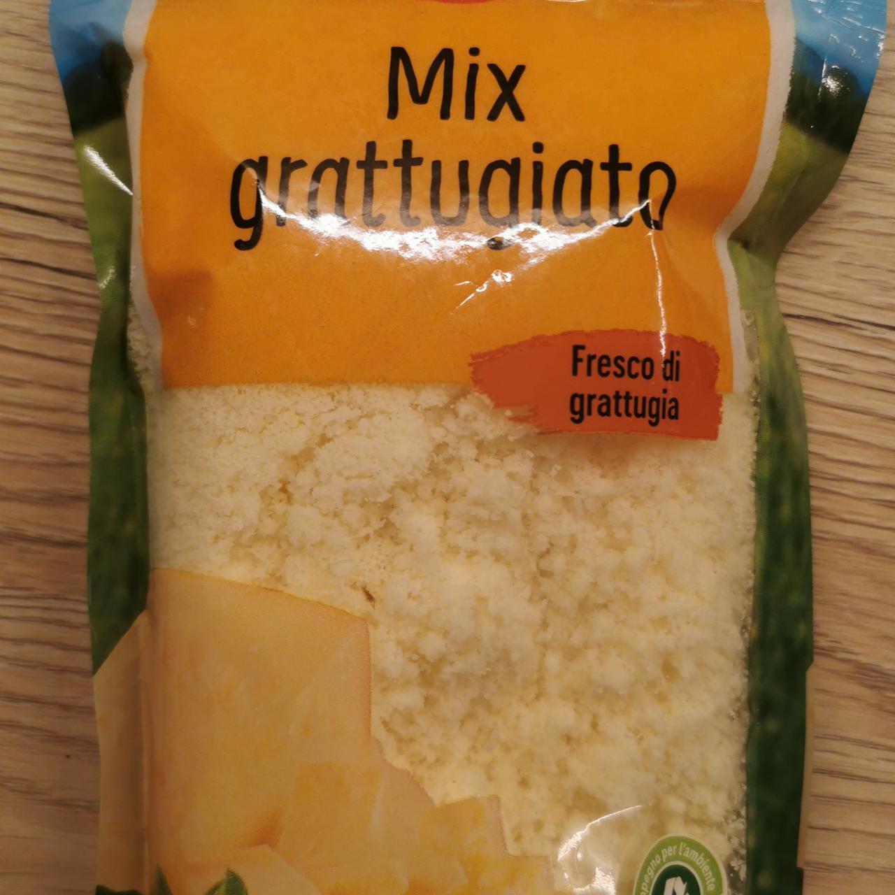 Фото - сыр тёртый mix gratugiatto Milbona