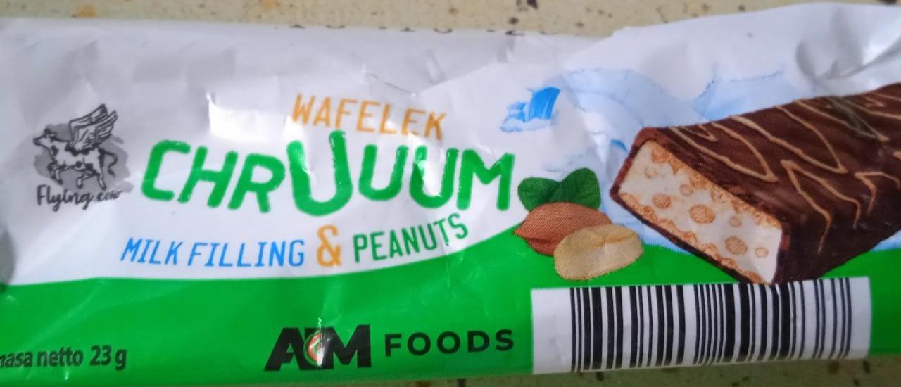 Фото - Вафли chruuum milk&peanuts молочные AM Foods