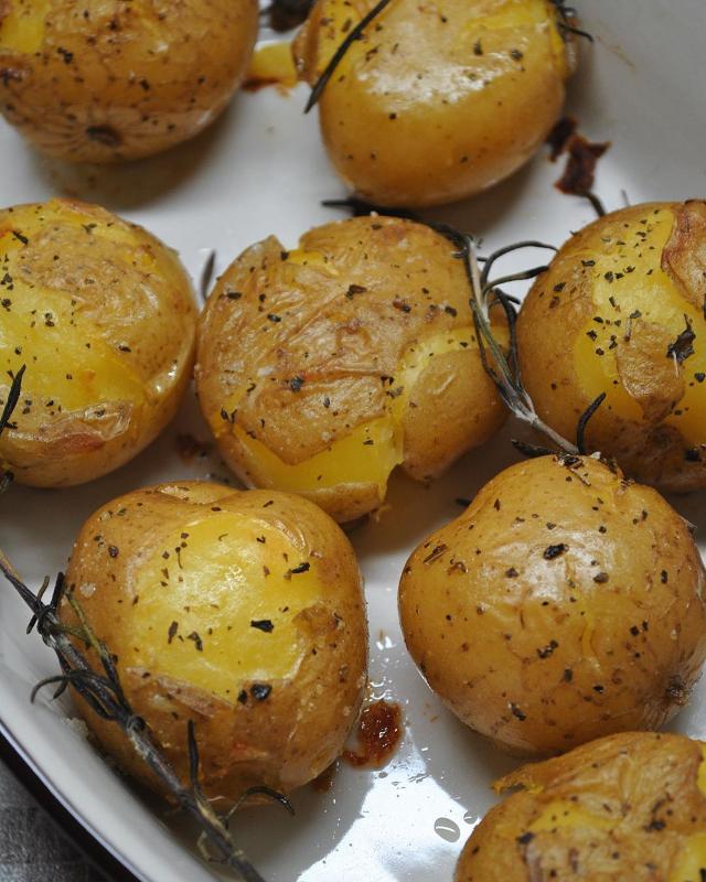 Фото - Картофель печёный с оливковым маслом 