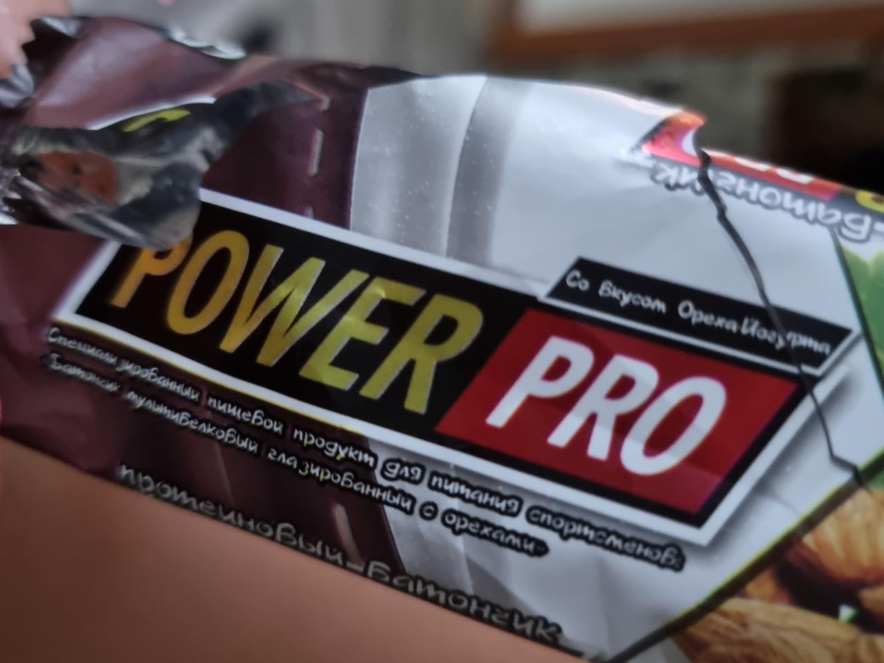Фото - протеиновый батончик с концентрацией белка 36% и йогуртно-ореховой начинкой Power Pro