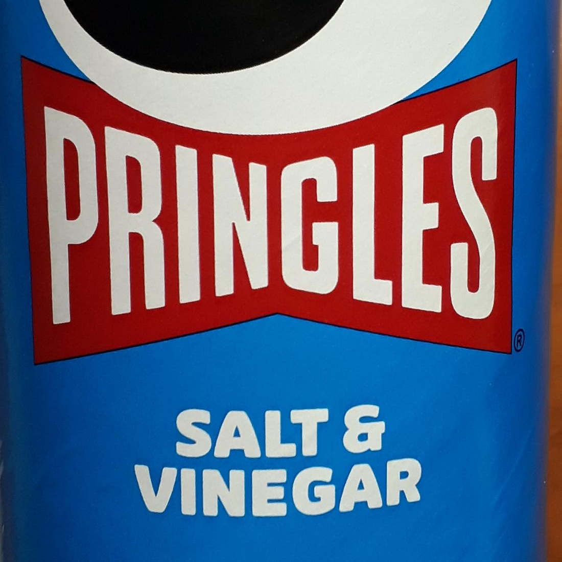 Фото - Чипсы Salt&Vinegar Pringles
