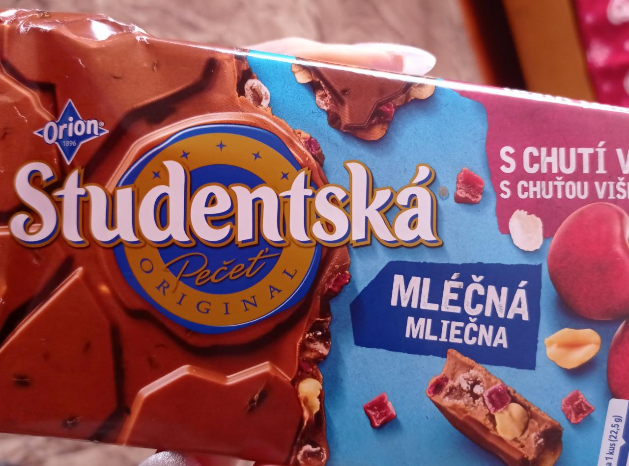 Фото - Шоколад молочный Studentska Pecet с вишней Orion