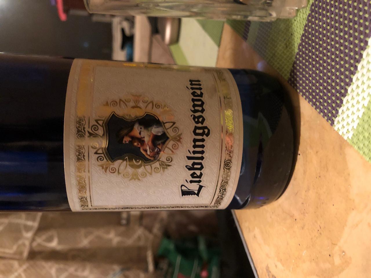 Фото - вино полусладкое белое Lieblingswein