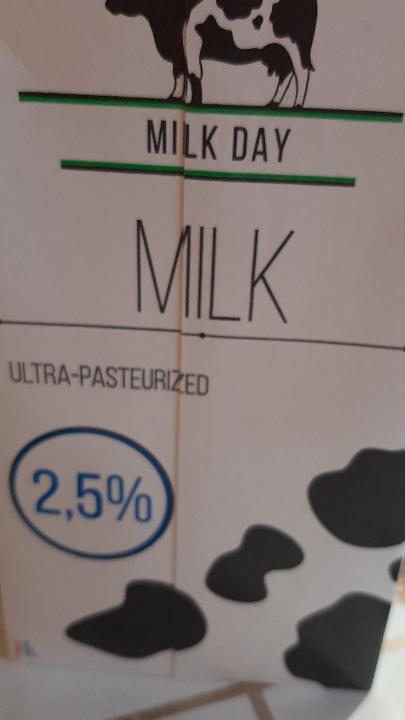 Фото - mолоко 2.5% Milk Day