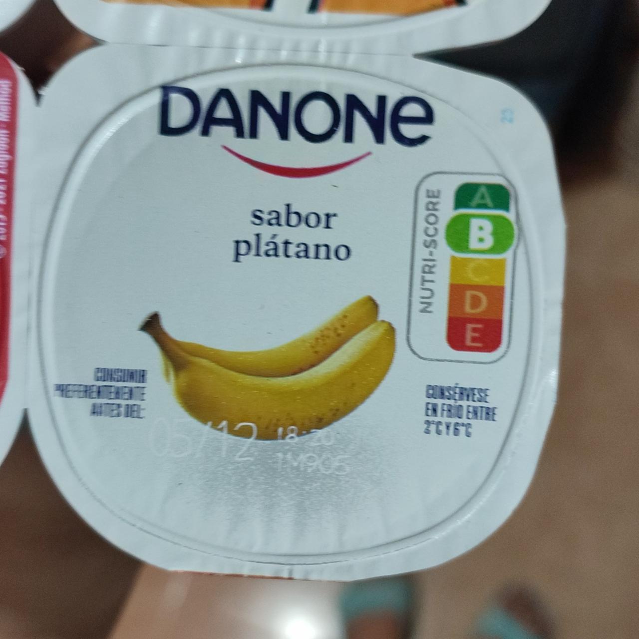 Фото - Йогурт 2.2% банан Danone