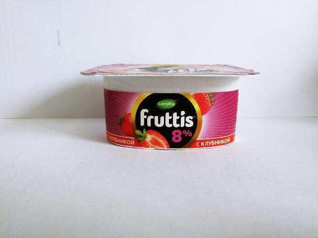 Фото - Продукт йогуртный с клубникой 8% Фруттис Fruttis