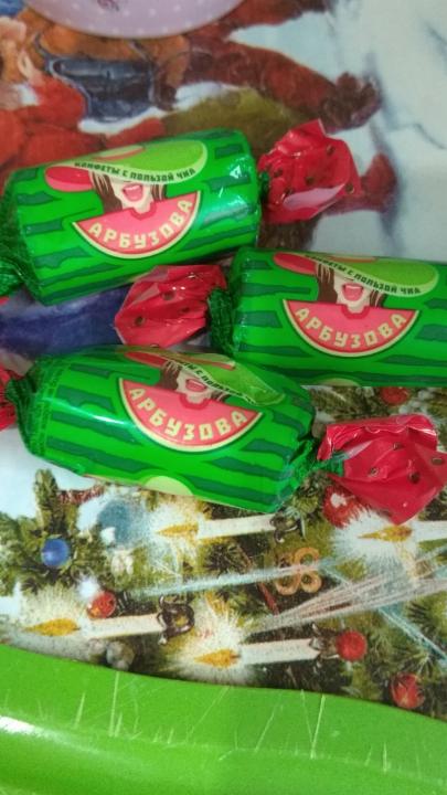 Фото - конфета Арбузова из мягкой карамели с начинкой Сладуница