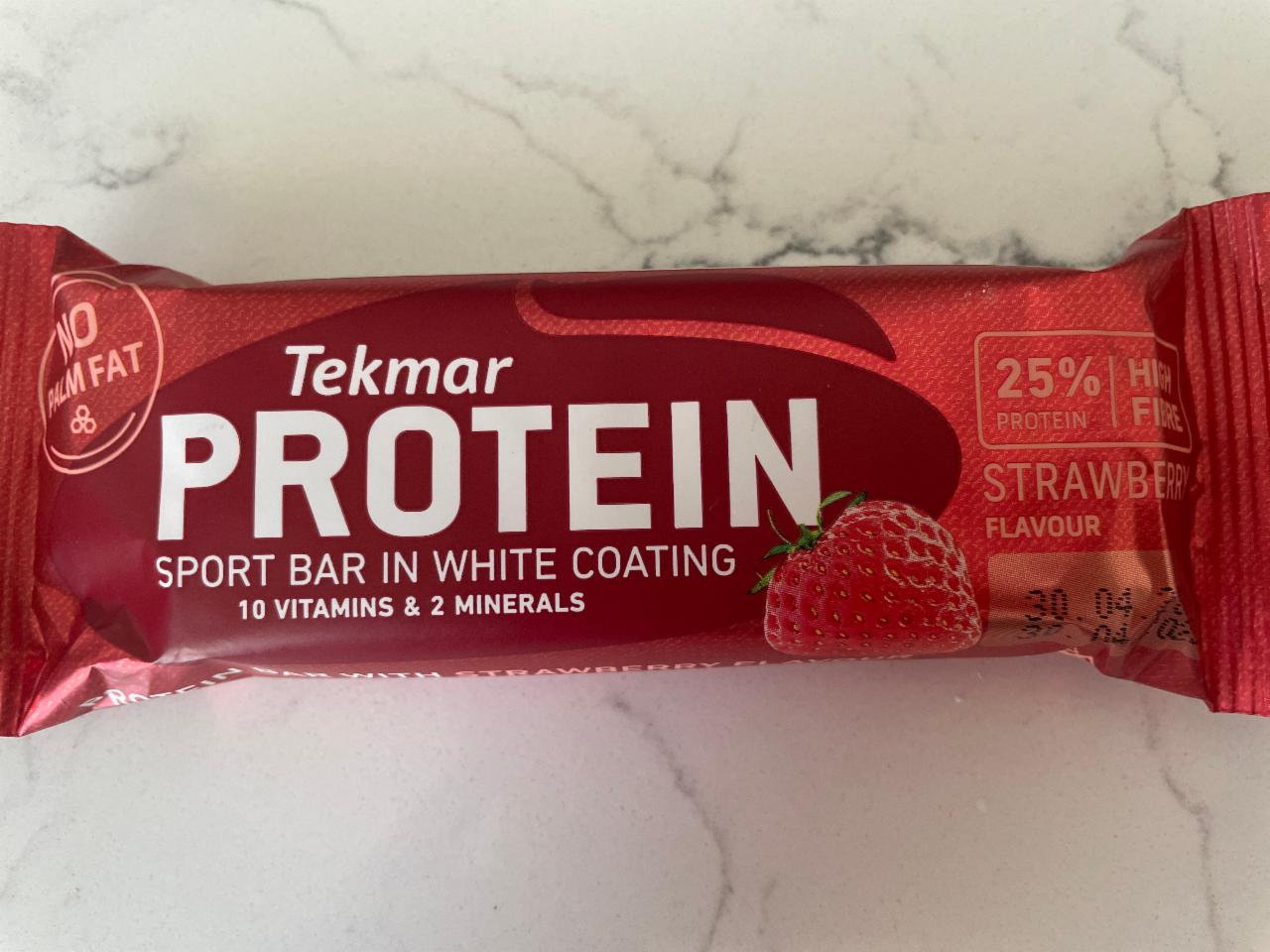 Фото - Protein Bar Strawberry in white coating Tekmar