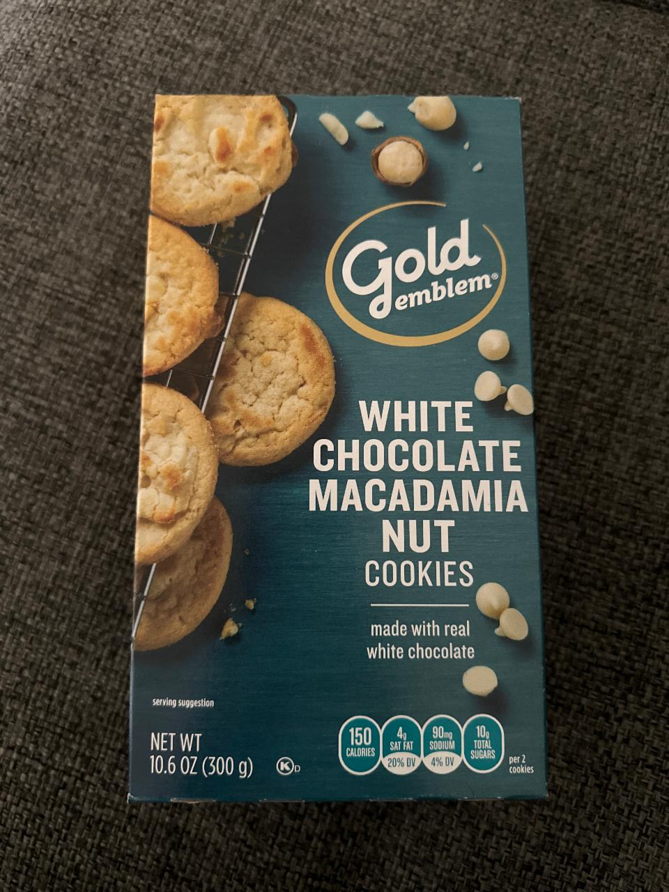 Фото - White Chocolate Macadamia Nut Cookies Gold Emblem