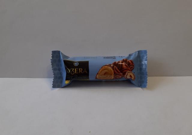 Фото - Вафельный батончик крем-фундук с молочно-ореховой начинкой в молочном шоколаде Ozera
