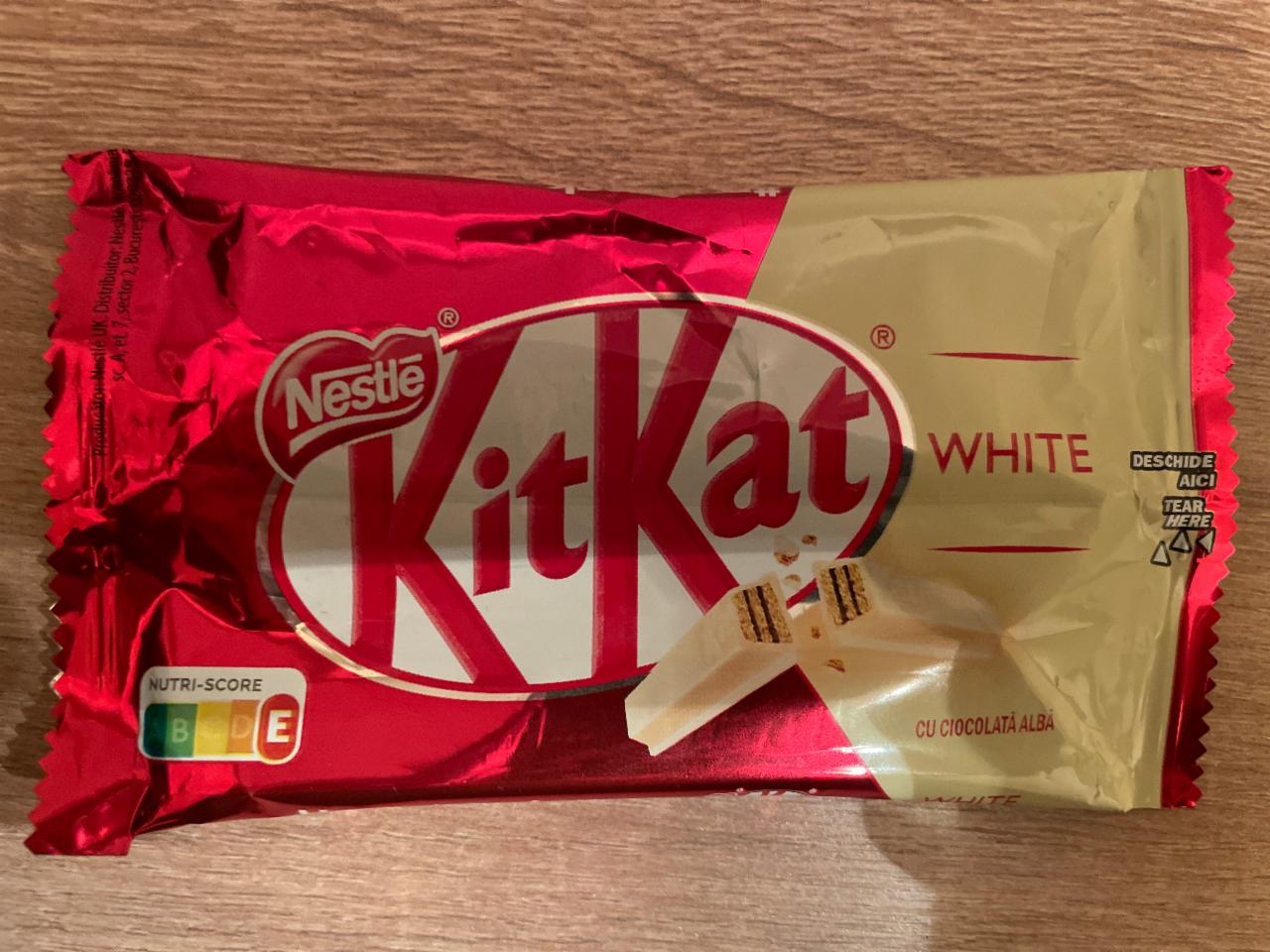 Фото - вафли в белом шоколаде KitKat Nestlé