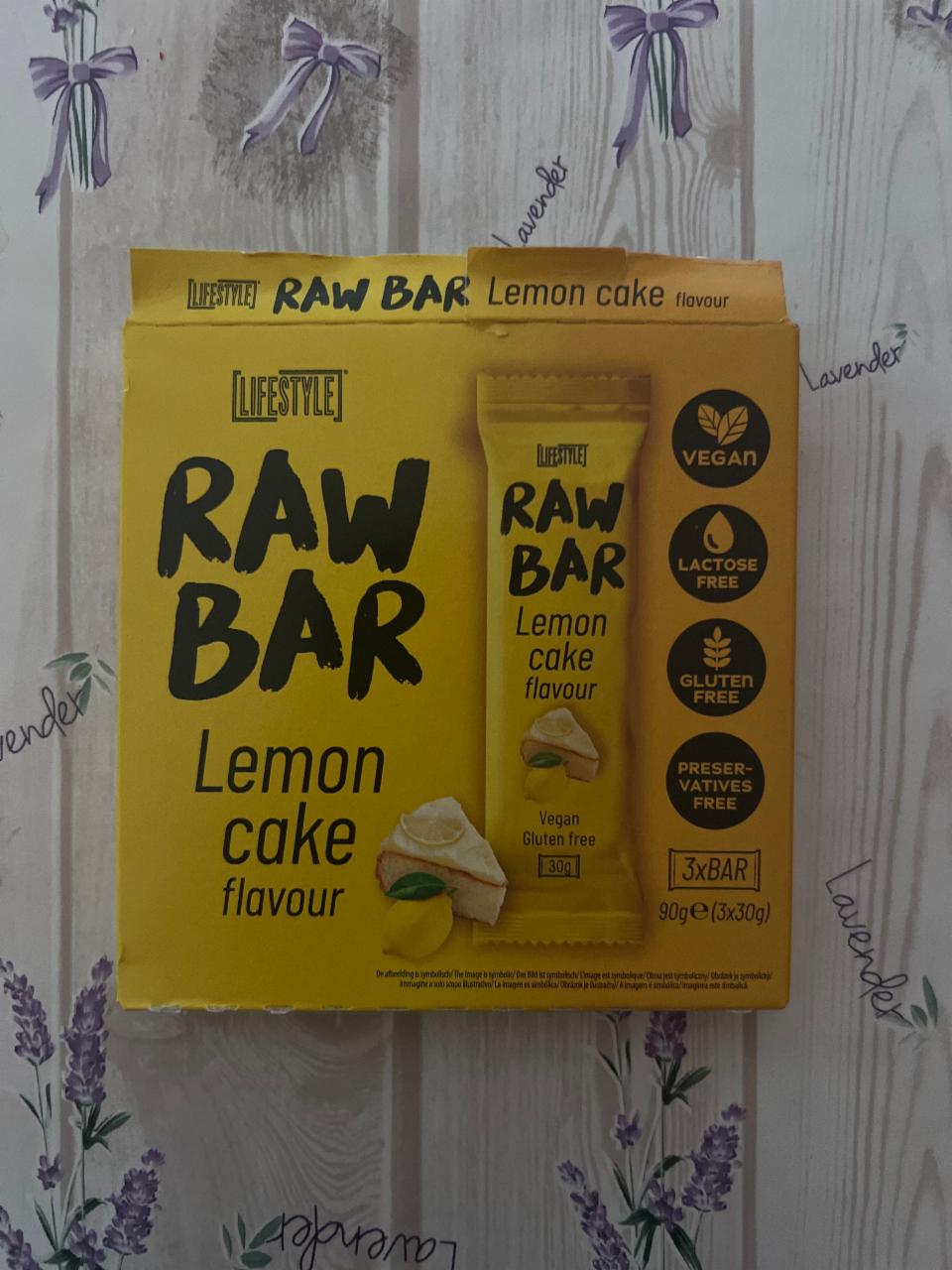 Фото - Raw Bar Lemon cake Lifestyle