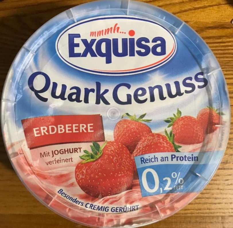 Фото - Творожный десерт 0.2% с йогуртом и клубничным наполнителем Quark Genuss Exquisa