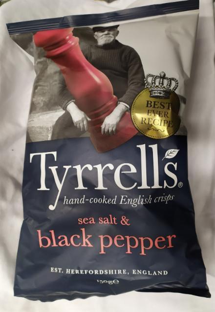 Фото - Чипсы картофельные Tyrrels black pepper с морской солью и черным перцем