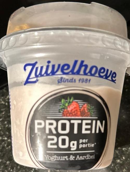 Фото - протеиновый йогурт клубничный с гранолой Zuivelhoeve