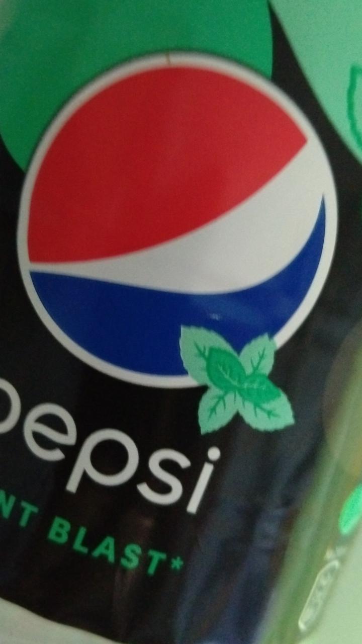 Фото - газированный напиток с мятой Pepsi