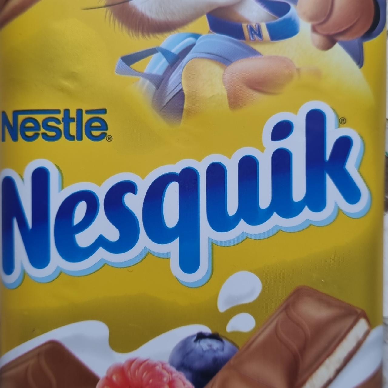 Фото - Молочный шоколад с молочной начинкой,ягодами и злаками Nesquik