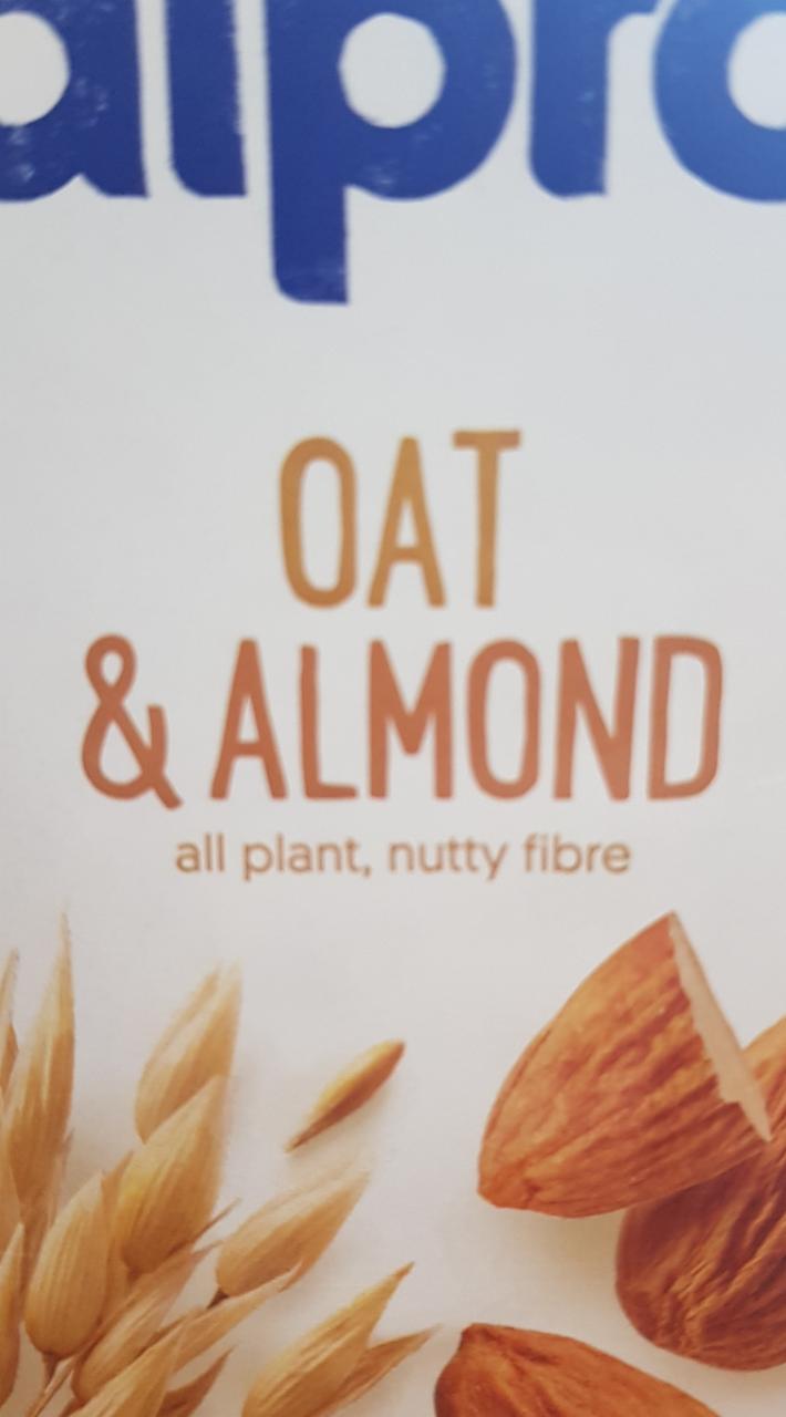 Фото - Овсяное и миндальное молоко oat&almond Alpro