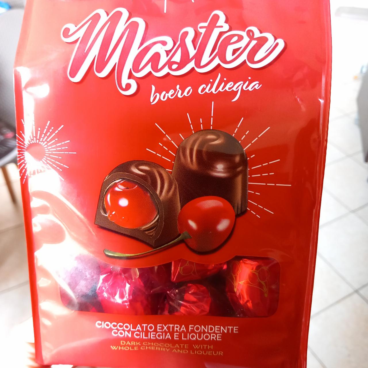 Фото - конфеты шоколадные с вишневым ликером начинкой Masters