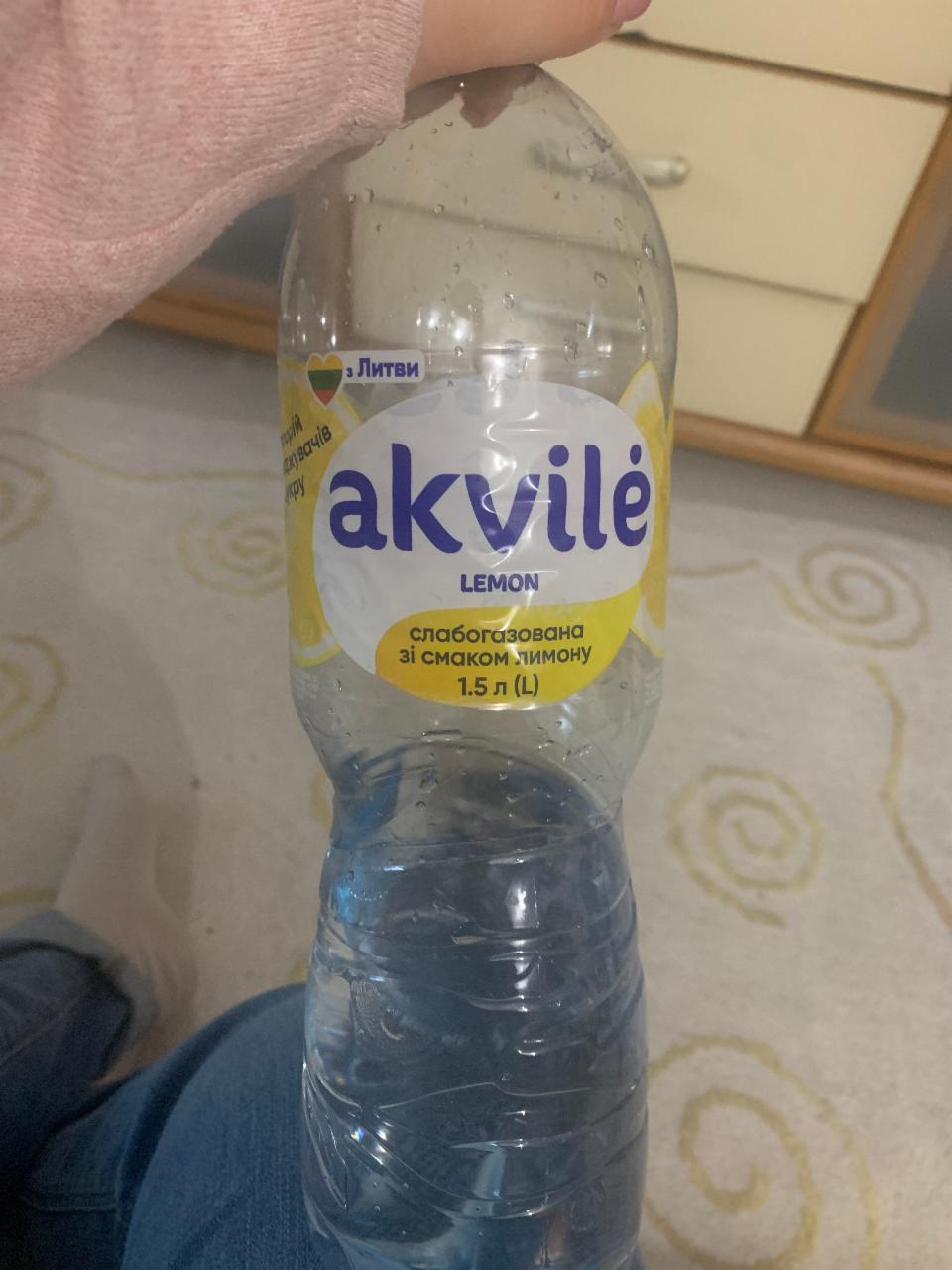 Фото - вода со вкуосм лимона Akvile