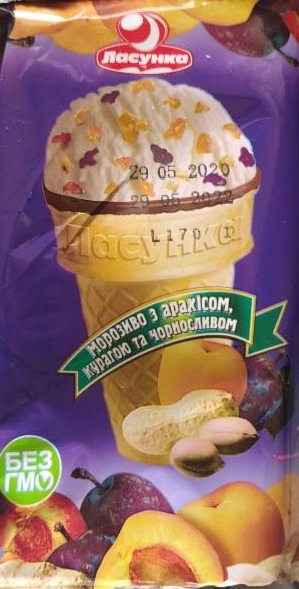 Фото - мороженое с черносливом, курагой и арахисом в вафельном стакане Ласунка