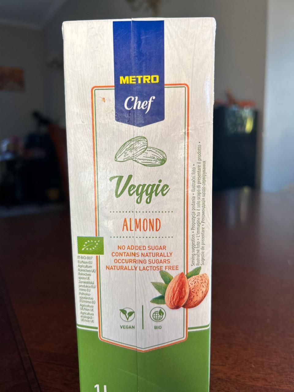 Фото - растительный веганский напиток миндальный Veggie BARISTA METRO Chef