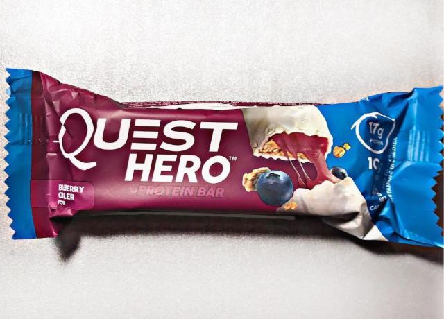 Фото - Quest Hero черника батончик