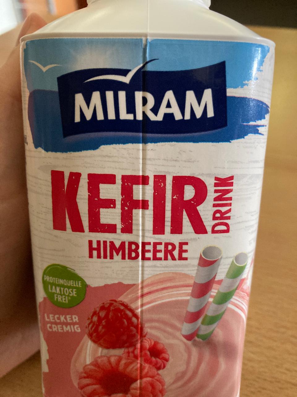 Фото - Кефирный напиток малина KEFIR NIMBEERE Drink Milram