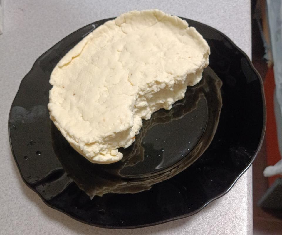 Фото - сыр твердый зрелый Домашний со вкусом пряжного молока 45% Світловодські сири