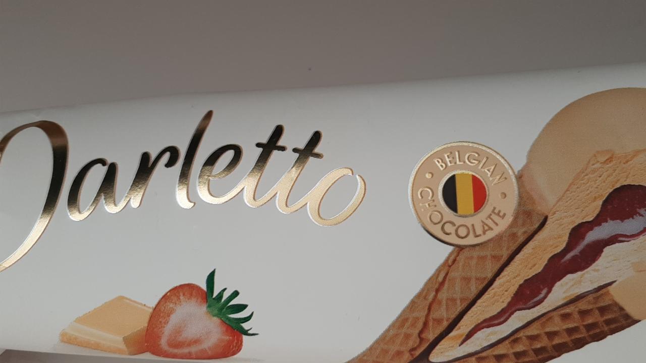 Фото - мороженое в рожке с клубникой и белым шоколадом Marletto
