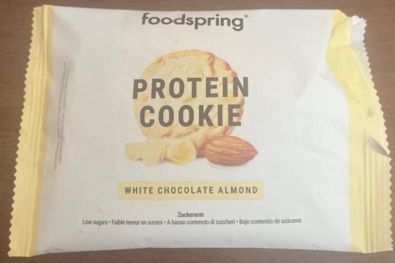 Фото - протеиновое печенье белый шоколад и миндаль Foodspring