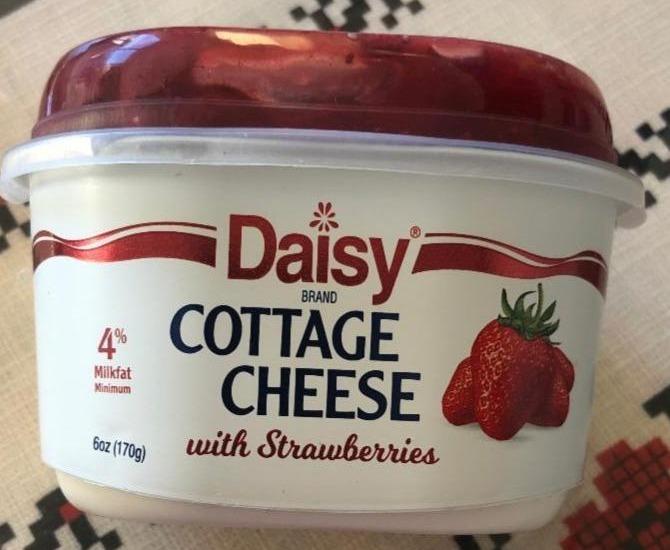 Фото - Творог 4% с клубникой Cottage Cheese With Strawberries Daisy