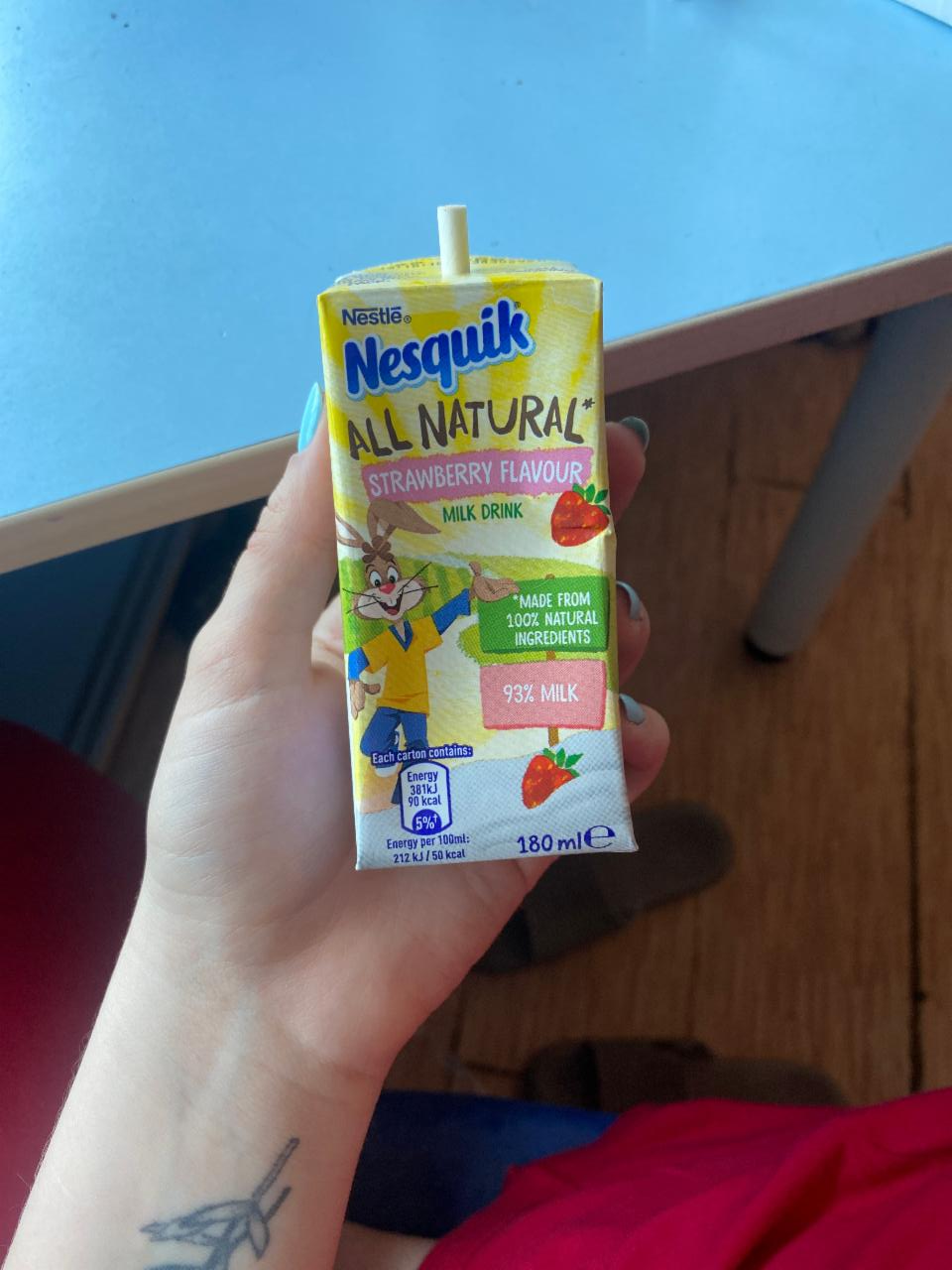 Фото - молочный напиток клубничный Nesquik