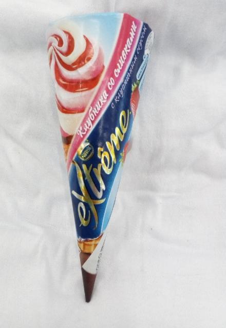 Фото - мороженое в рожке extreme intriga экстрим интрига малина-банан Nestle Нестле