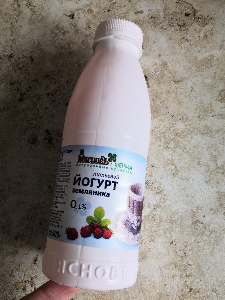 Фото - Йогурт питьевой земляника 0.1% Мясновъ