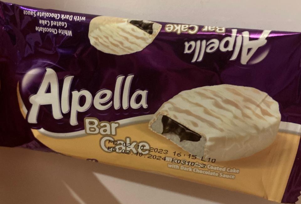 Фото - Бисквит с белой шоколадной глазурью и какао-кремом Bar Cake Alpella