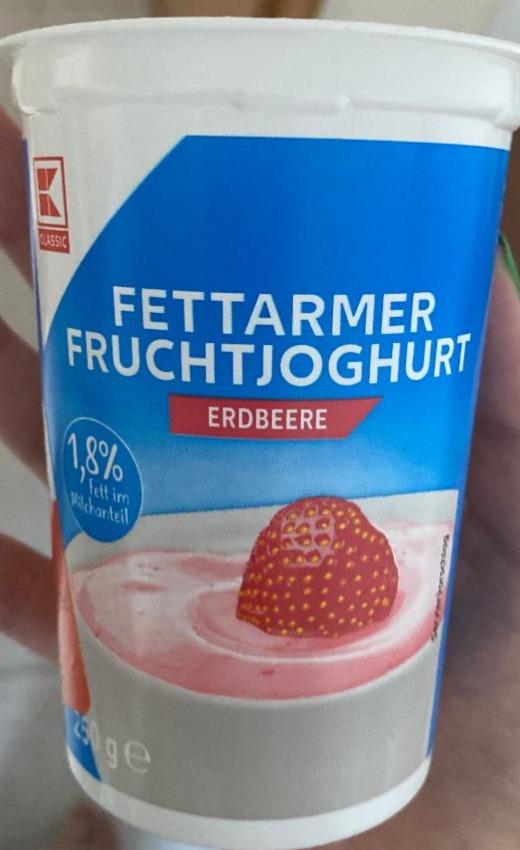 Фото - Йогурт 1.8% с клубничным наполнителем Fettarmer Fruchtjoghurt K-Classic