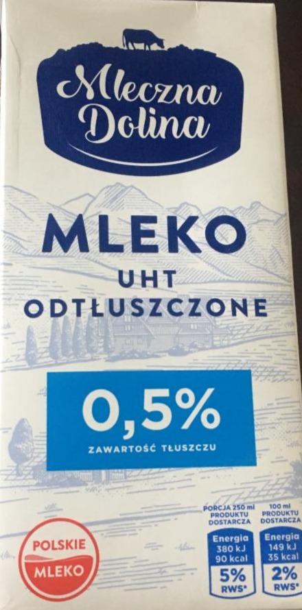 Фото - Молоко нежирное 0.5% Mleczna Dolina