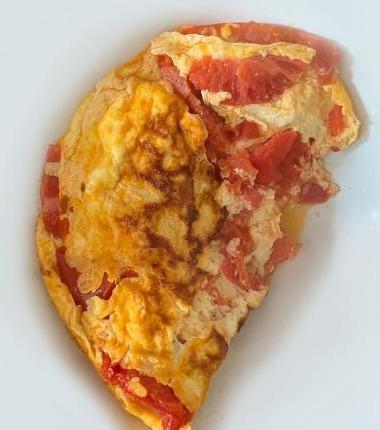 Фото - Омлет с сыром и помидорами 