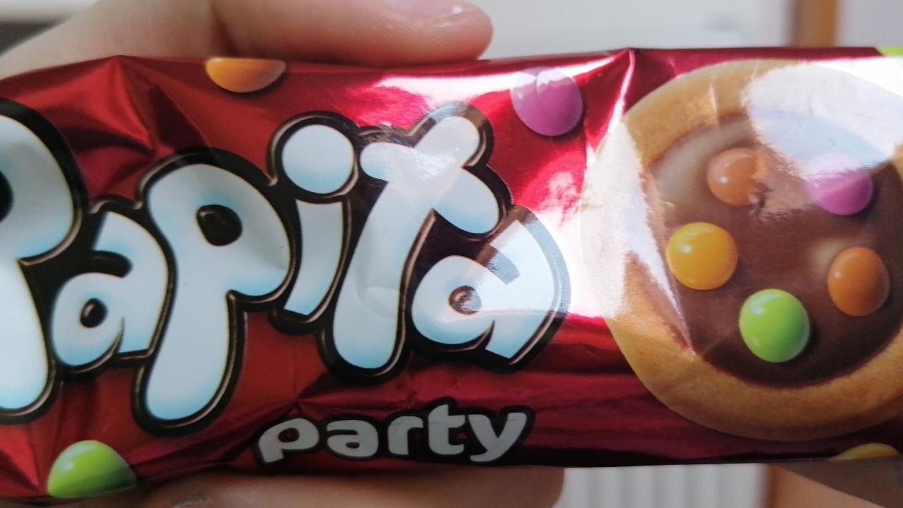 Фото - Печенье с молочной начинкой покрыто шоколадом с кусочками драже Papita Party