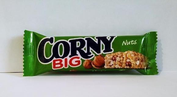 Фото - Батончик злаковый с лесными орехами Big Nuts Corny