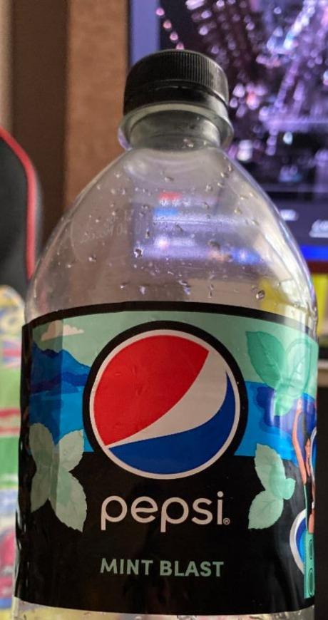 Фото - Напиток безалкогольный сильногазированный Pepsi Mint Blast