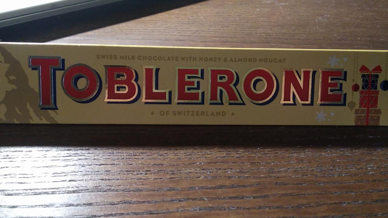 Фото - Швейцарский шоколад с медово-миндальной нугой (10%) Toblerone