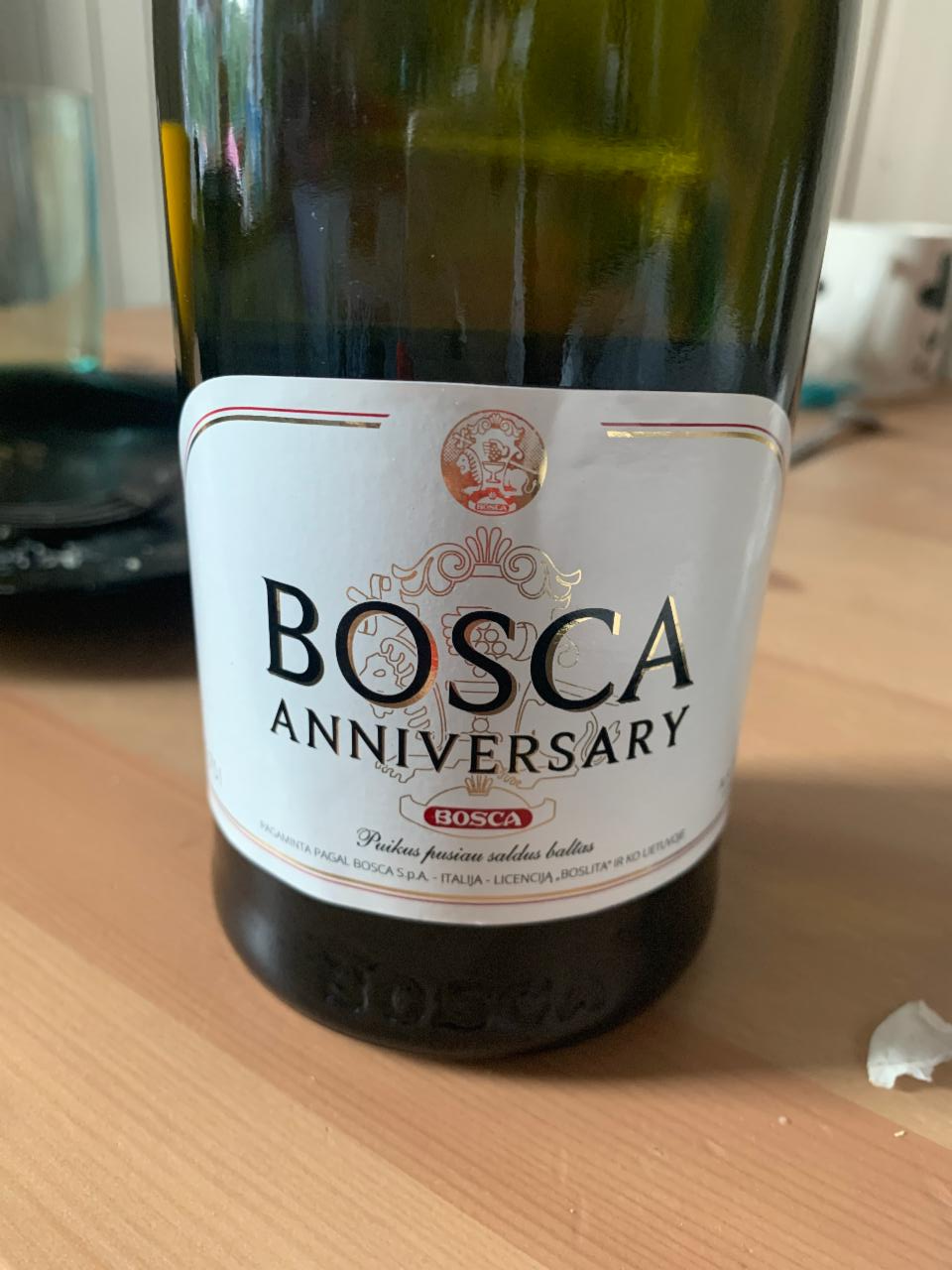 Фото - напиток винный газированный Bosca anniversary white semi-sweet Boslita