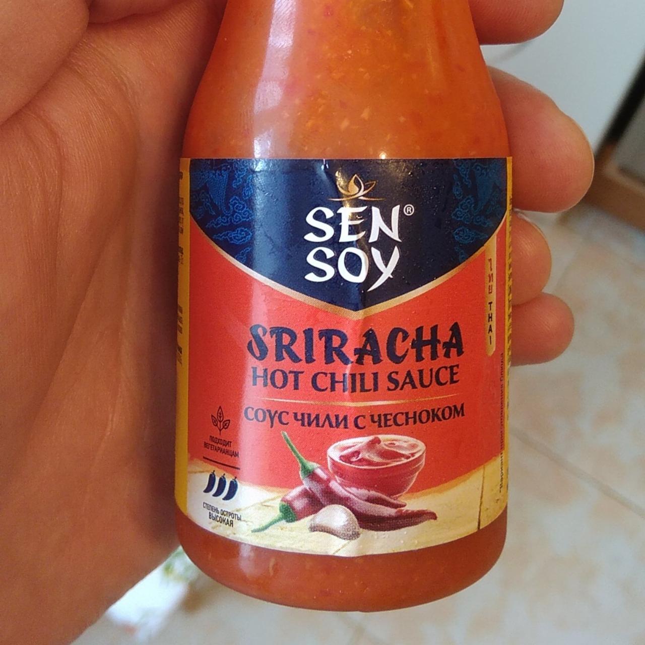 Фото - Острый чили соус с чесноком шрирача Sriracha Sen Soy